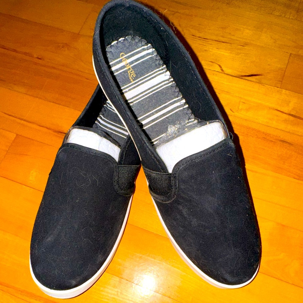 ✅2/$20✅ NWOT George Women’s Black slip on shoes, synthetic material, size 10!